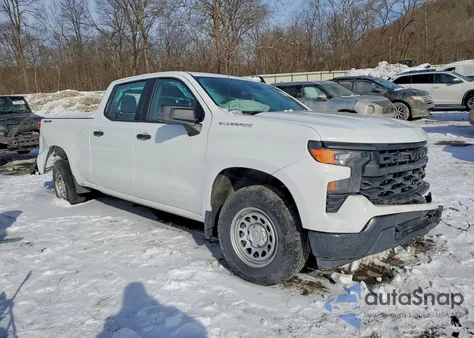 2024 Chevrolet Silverado K1500 z USA, uszkodzony, nr VIN 1GCUDAED5RZ183704